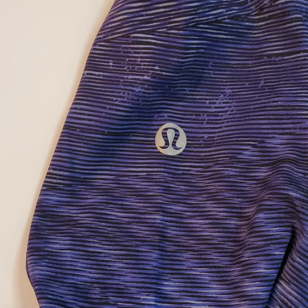 #938 Lululemon leggings size 4 b576.